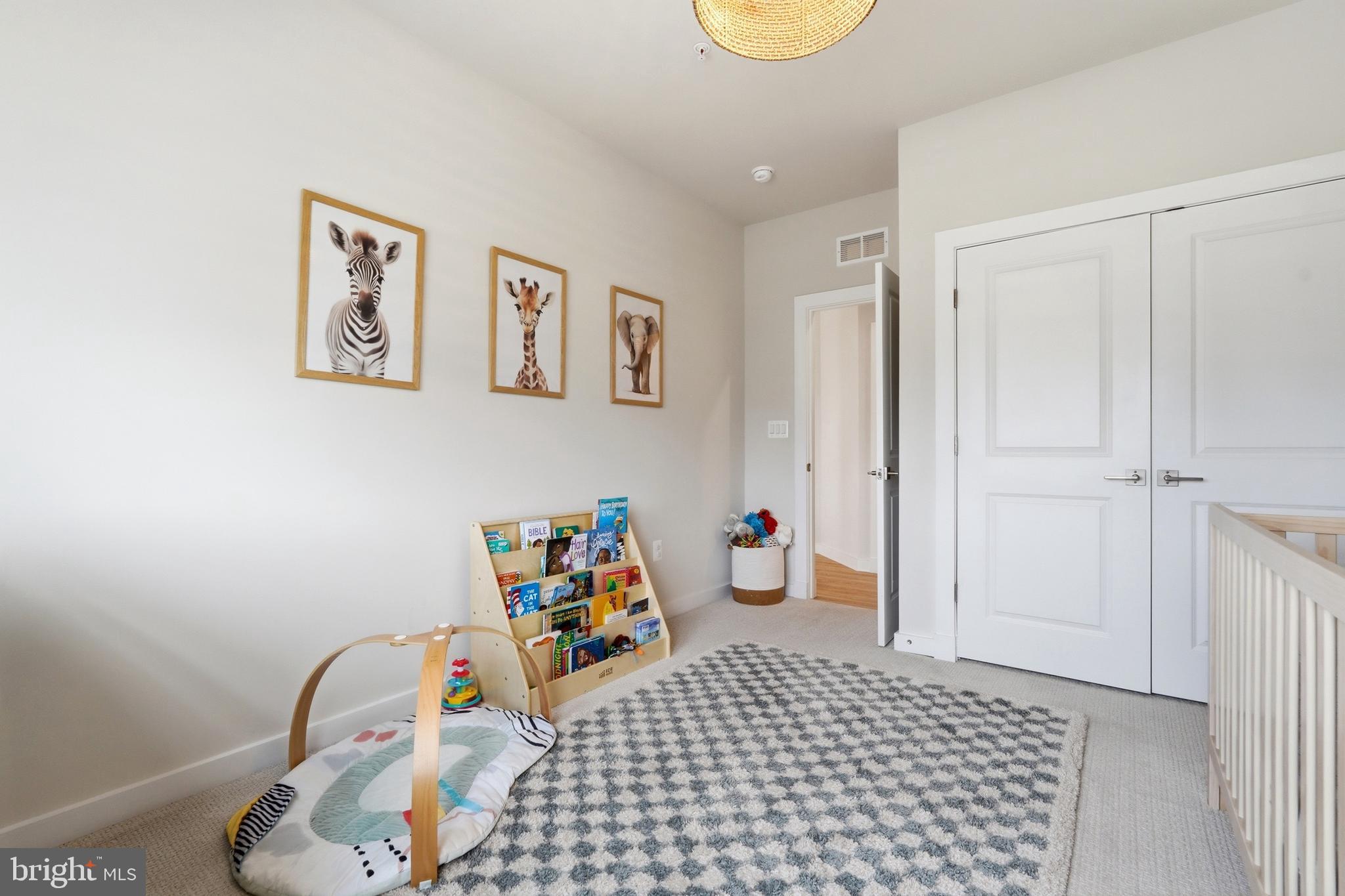 6829 FOUNTAIN PARK DRIVE