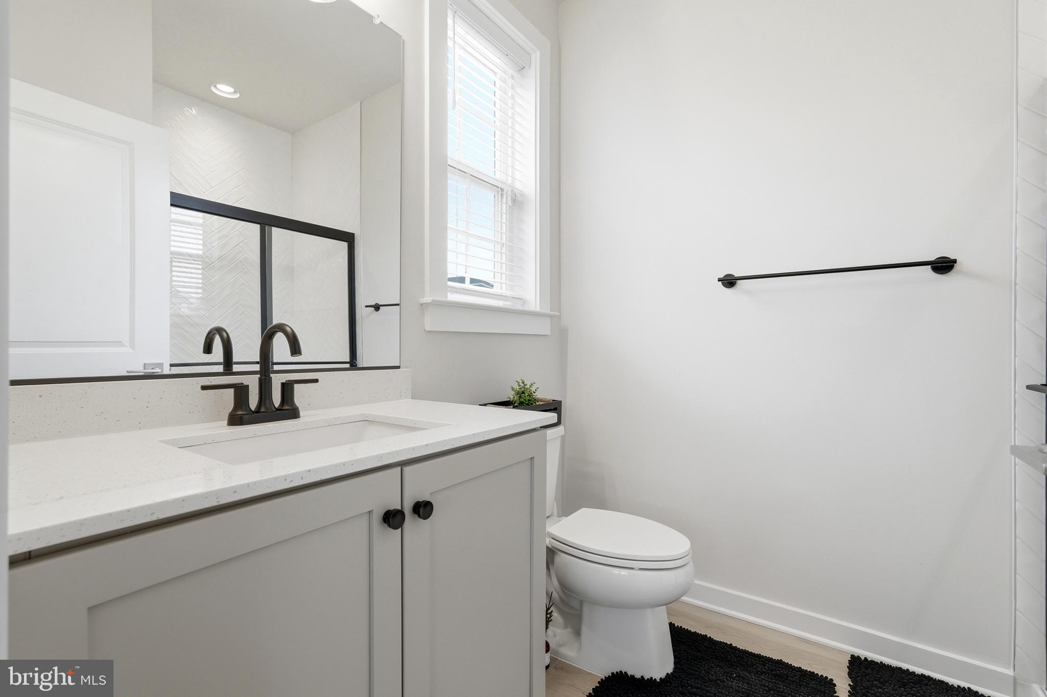 6829 FOUNTAIN PARK DRIVE