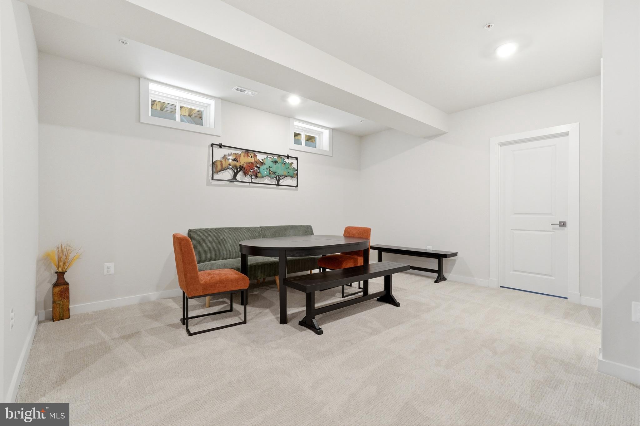 6829 FOUNTAIN PARK DRIVE