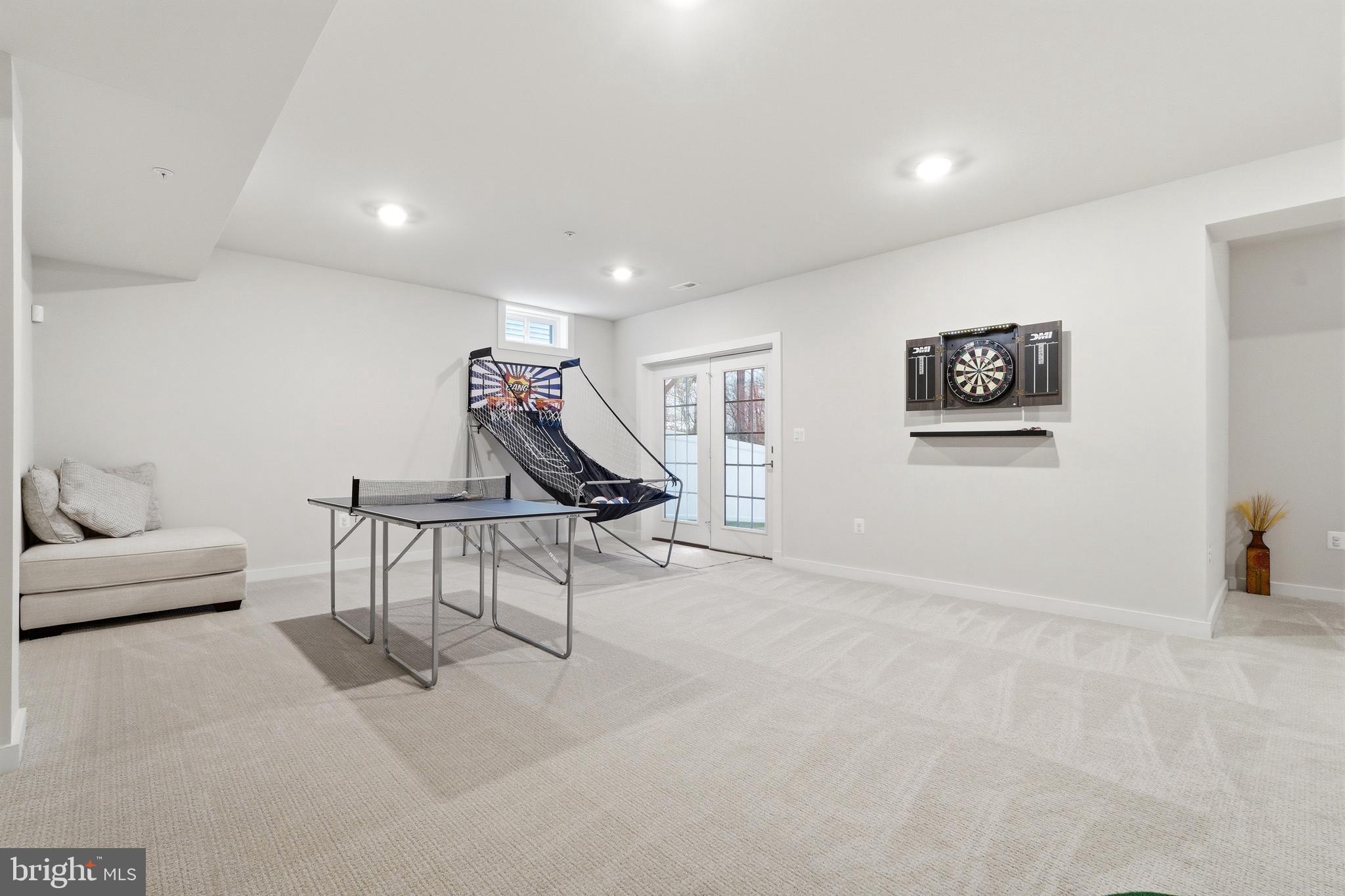 6829 FOUNTAIN PARK DRIVE