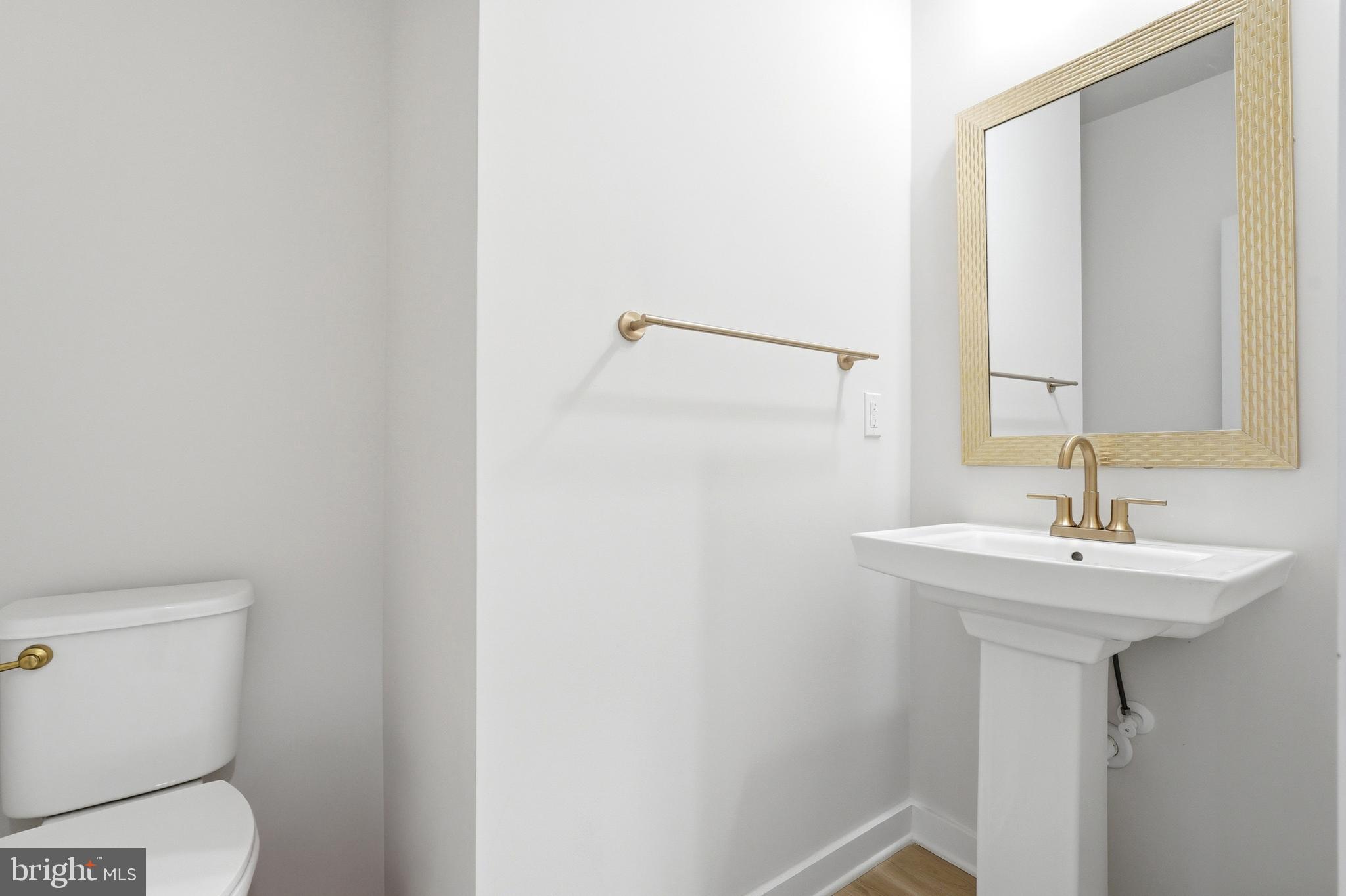 6829 FOUNTAIN PARK DRIVE