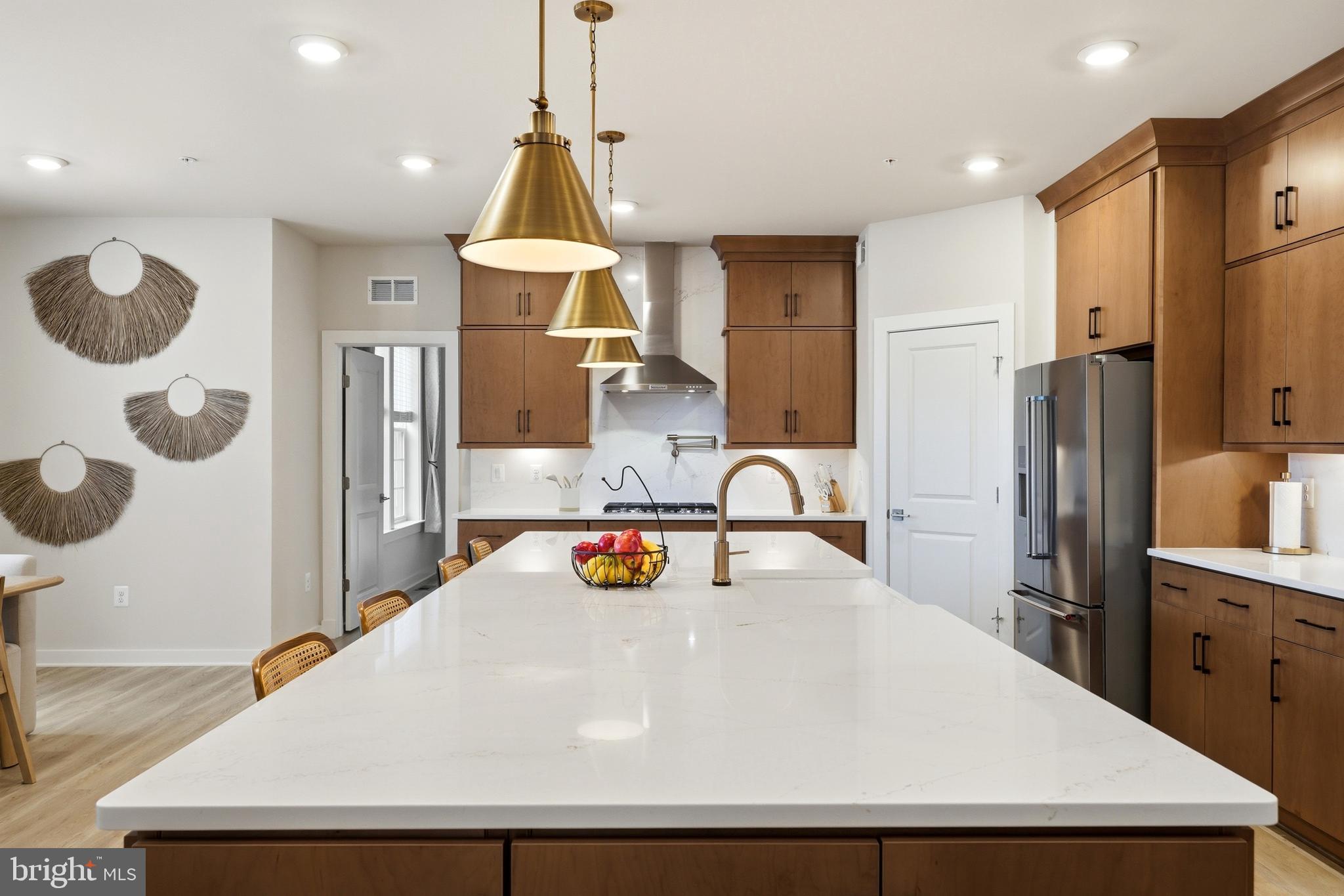 6829 FOUNTAIN PARK DRIVE