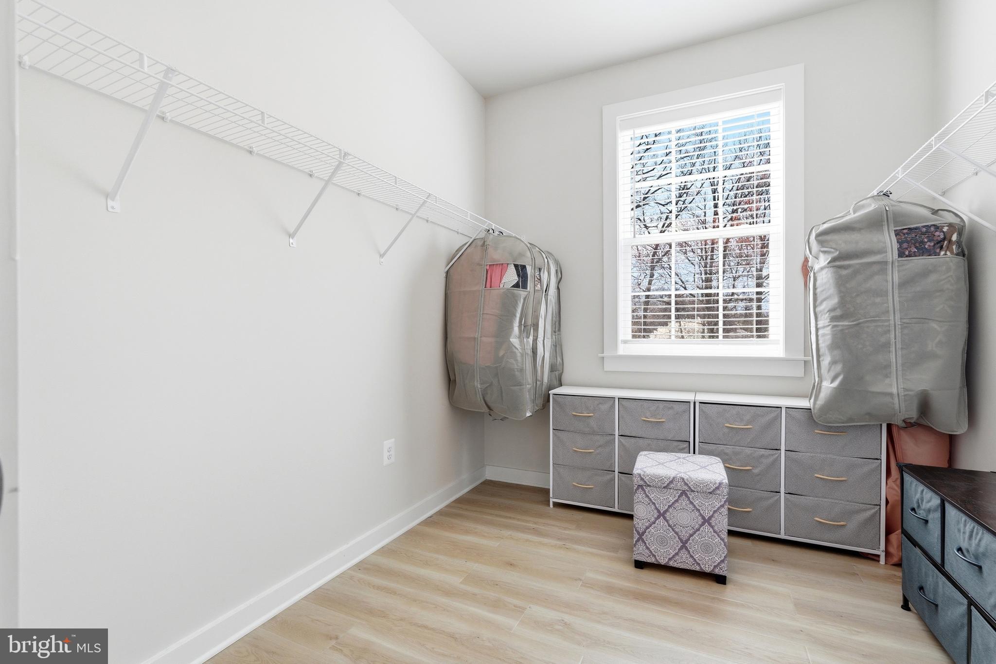 6829 FOUNTAIN PARK DRIVE