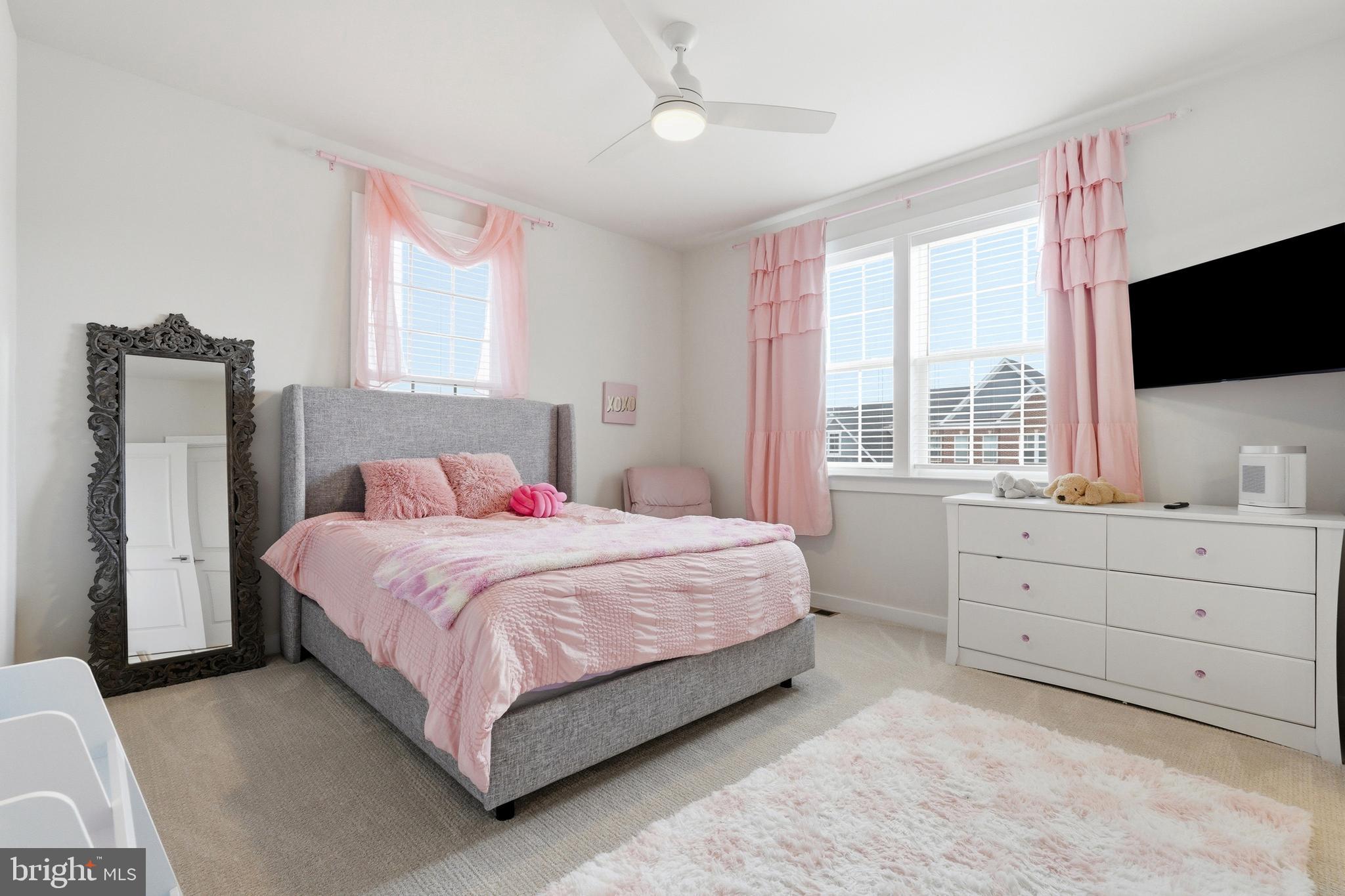 6829 FOUNTAIN PARK DRIVE