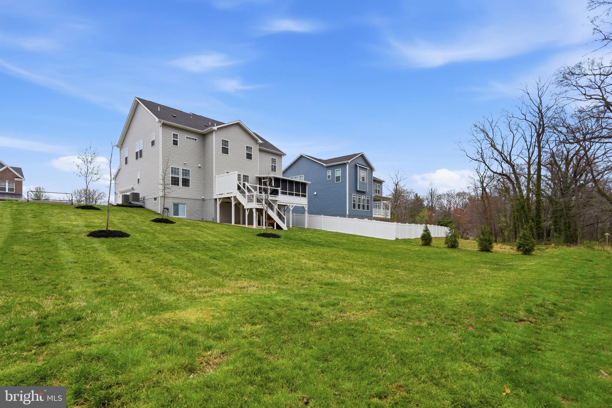 6829 FOUNTAIN PARK DRIVE