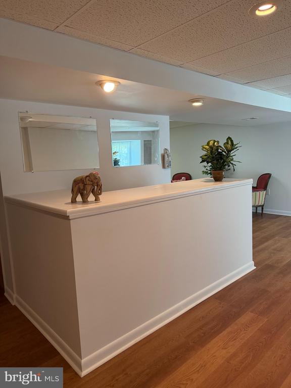 8606 COMPASS COURT