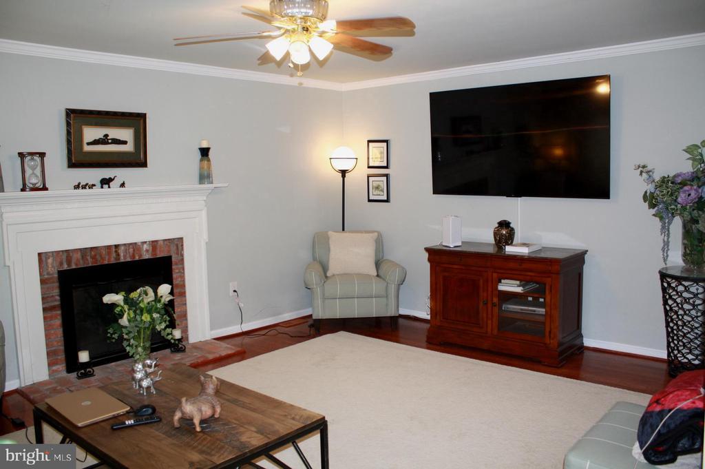 8606 COMPASS COURT
