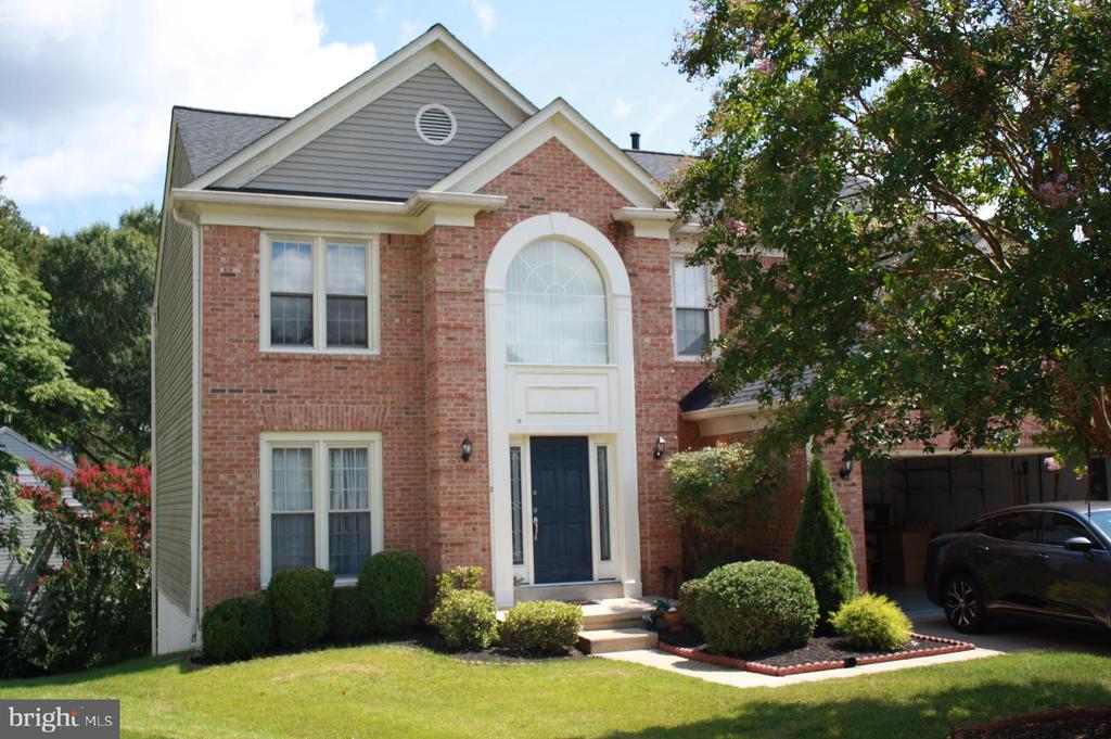 8606 COMPASS COURT