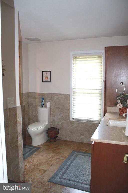 8606 COMPASS COURT