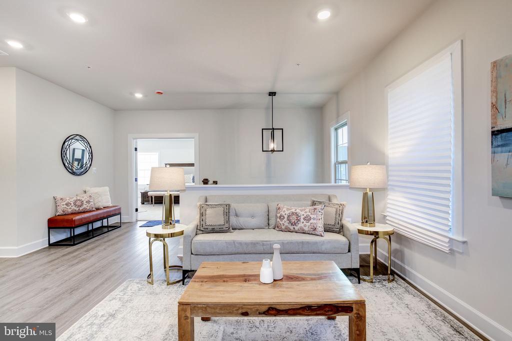 6547 CLUBHOUSE DRIVE