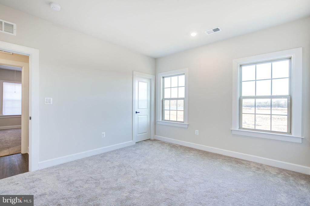 6547 CLUBHOUSE DRIVE