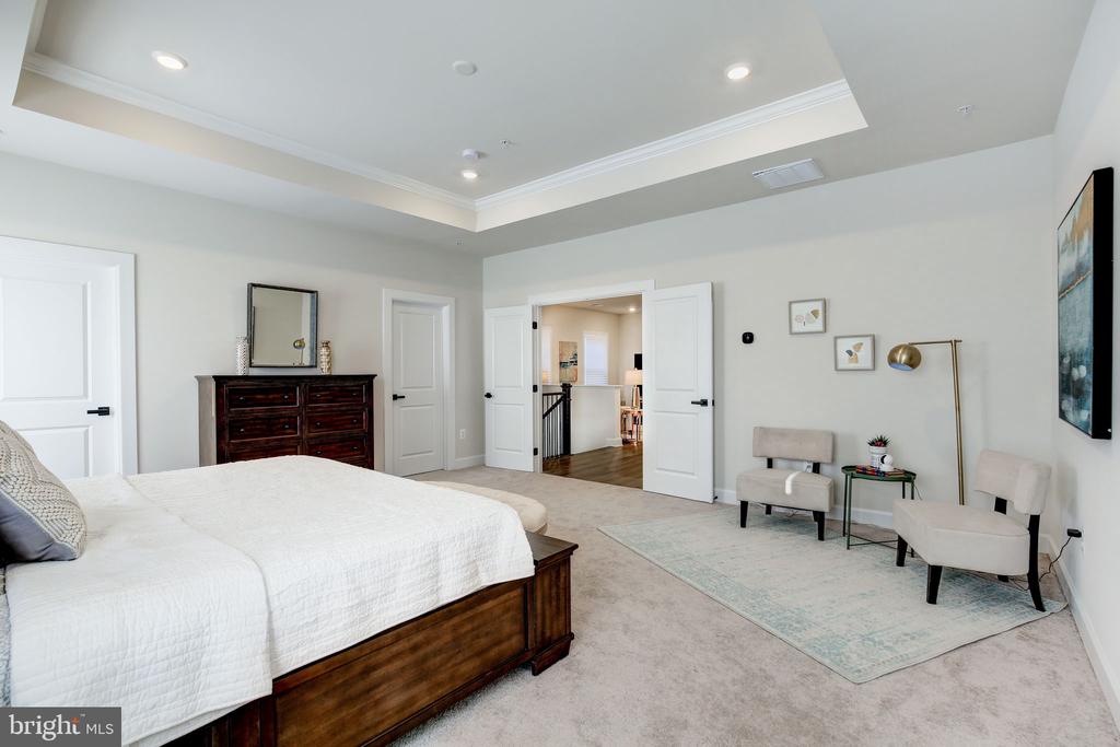 6547 CLUBHOUSE DRIVE
