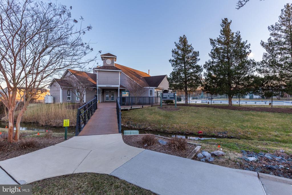 6547 CLUBHOUSE DRIVE