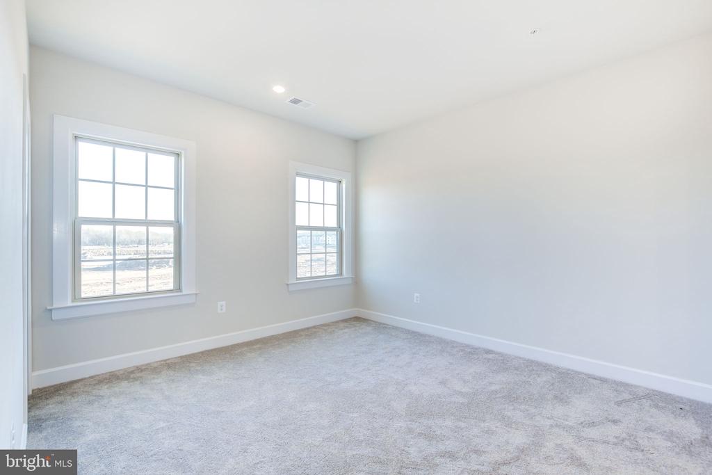 6547 CLUBHOUSE DRIVE
