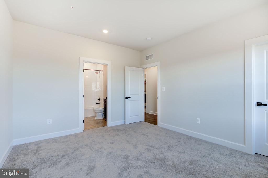 6547 CLUBHOUSE DRIVE