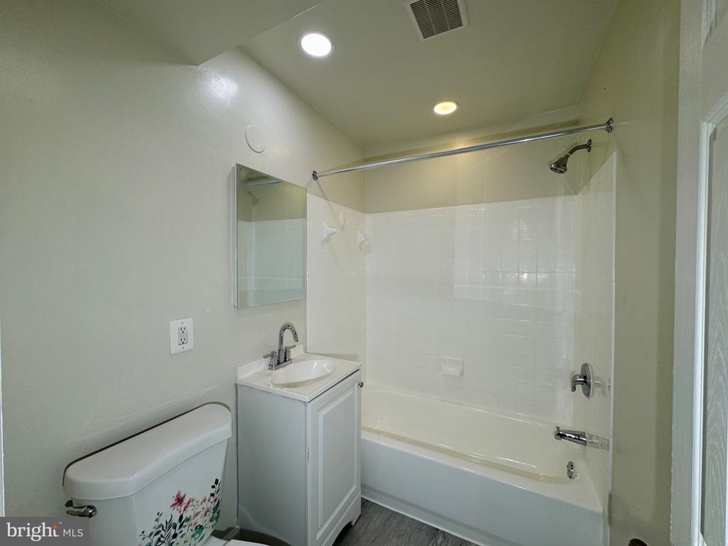 5601 PARKER HOUSE TERRACE 211