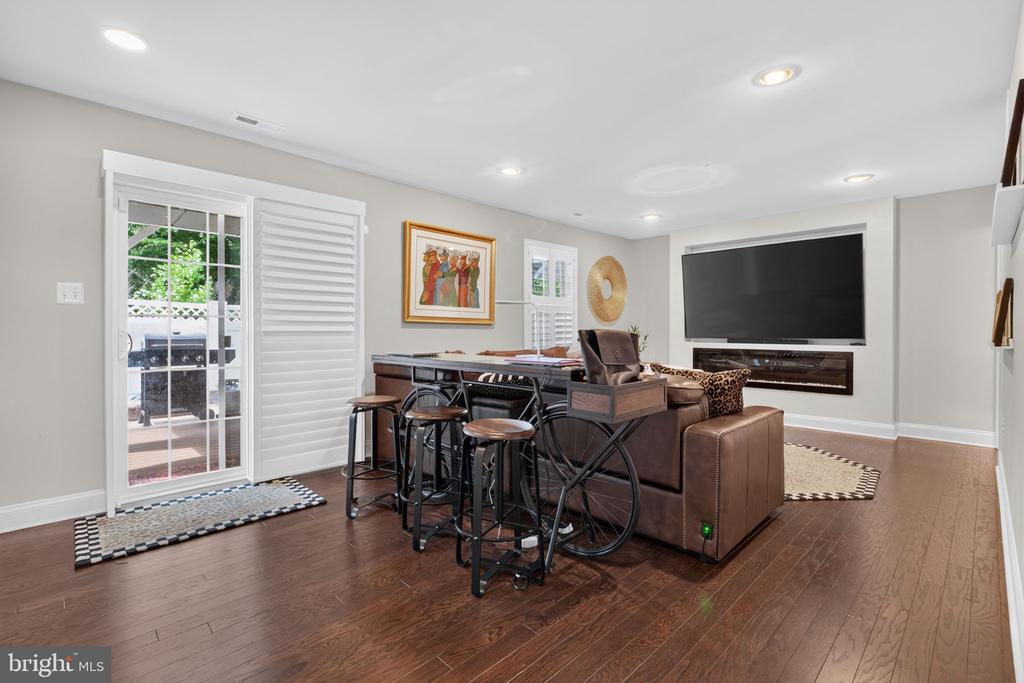 3803 PENTLAND HILLS DRIVE