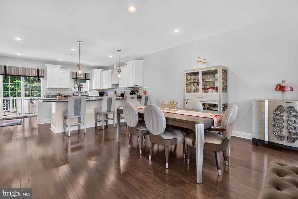 3803 PENTLAND HILLS DRIVE