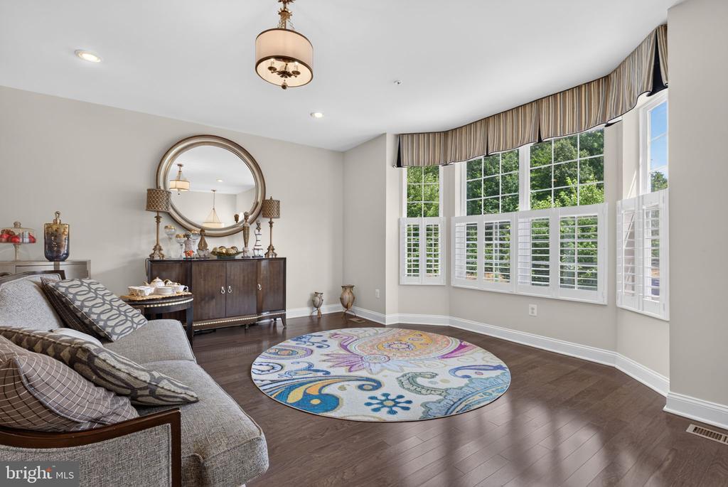 3803 PENTLAND HILLS DRIVE