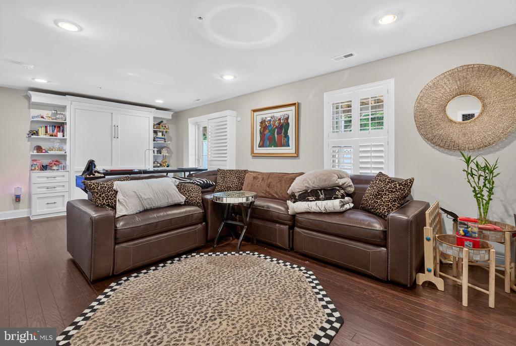 3803 PENTLAND HILLS DRIVE