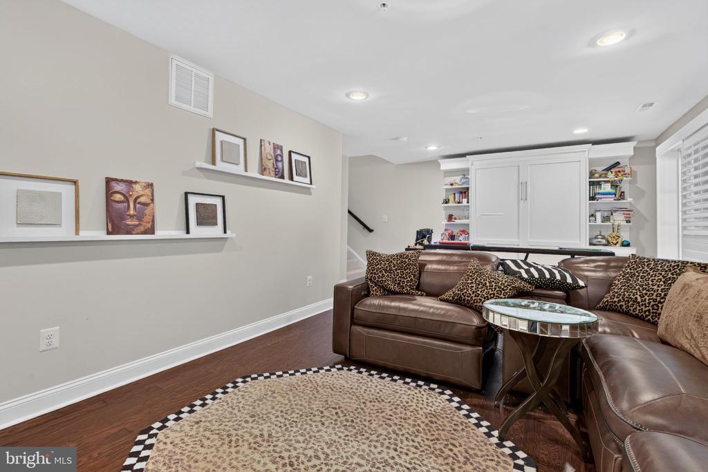 3803 PENTLAND HILLS DRIVE