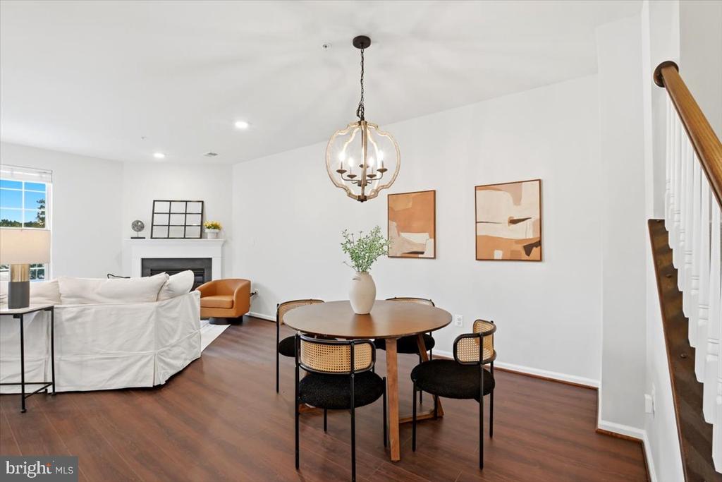 10102 DORSEY LANE