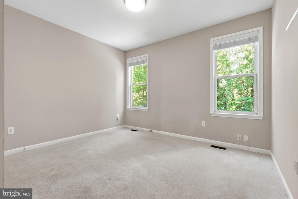 12106 QUICK FOX LANE