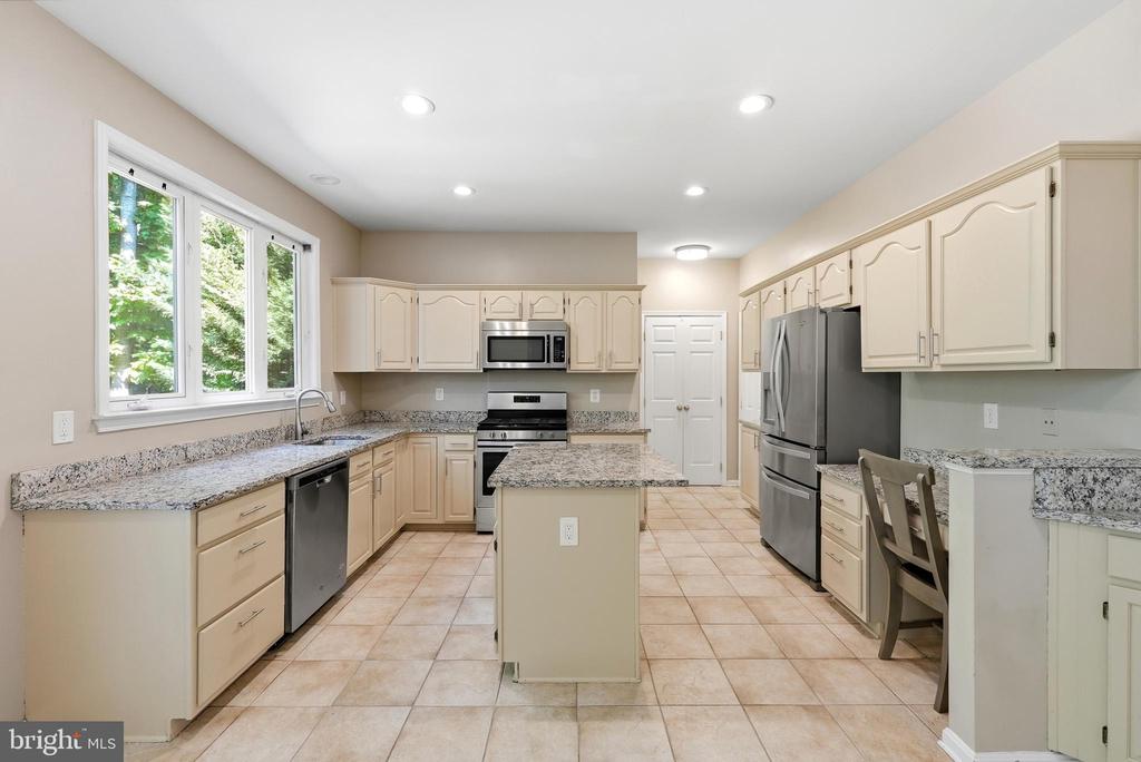 12106 QUICK FOX LANE