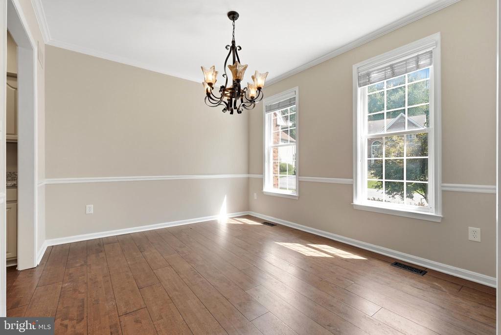 12106 QUICK FOX LANE