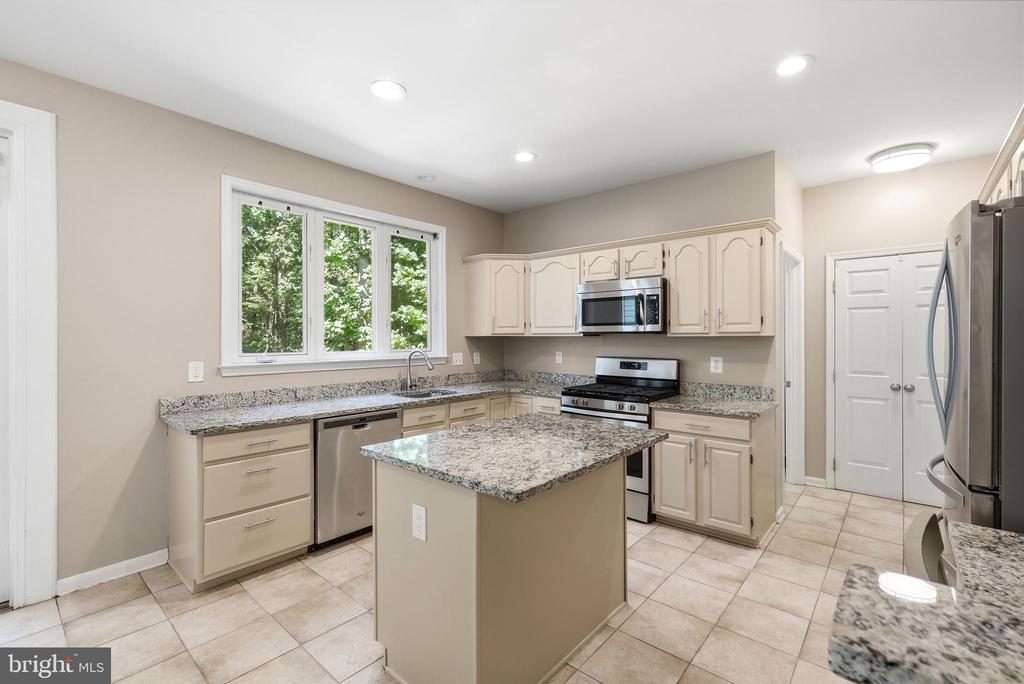 12106 QUICK FOX LANE
