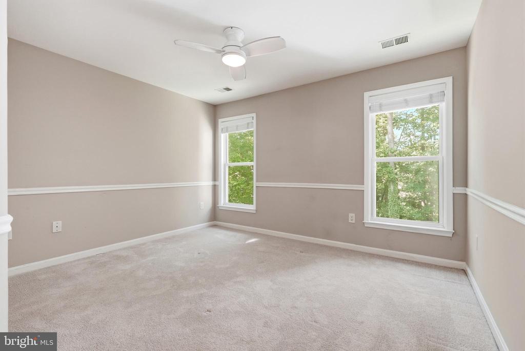 12106 QUICK FOX LANE