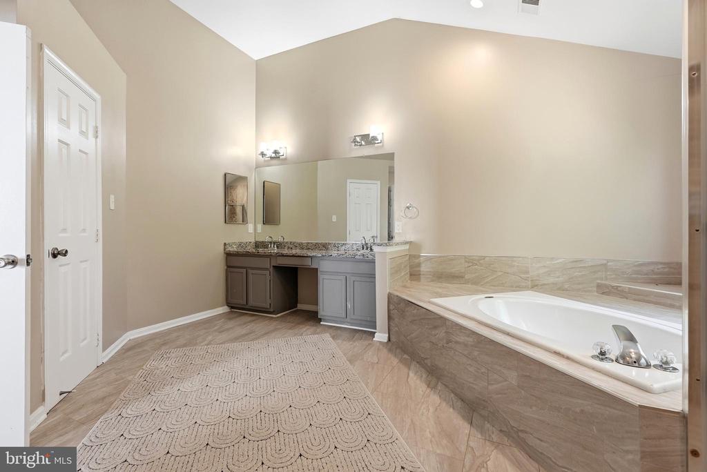 12106 QUICK FOX LANE