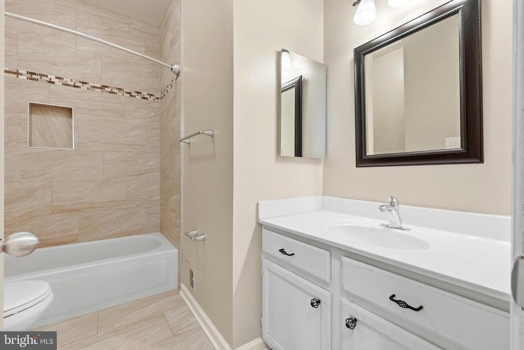 12106 QUICK FOX LANE