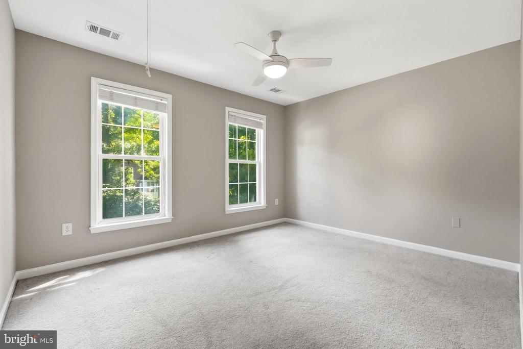 12106 QUICK FOX LANE
