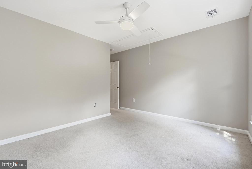 12106 QUICK FOX LANE