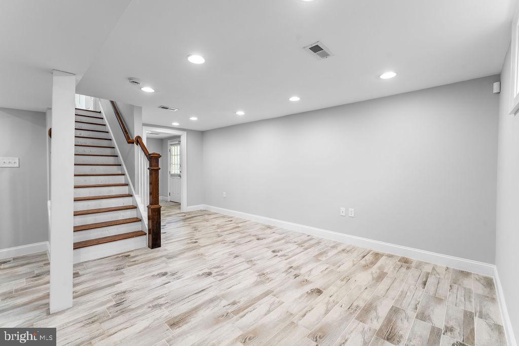 5803 RAVENSWOOD ROAD