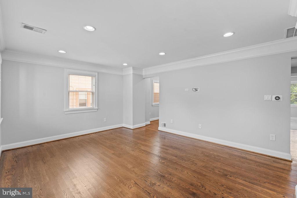 5803 RAVENSWOOD ROAD
