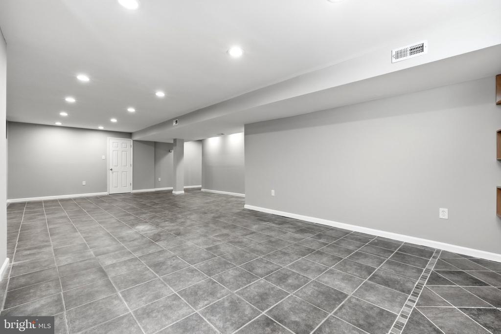 12106 QUICK FOX LANE