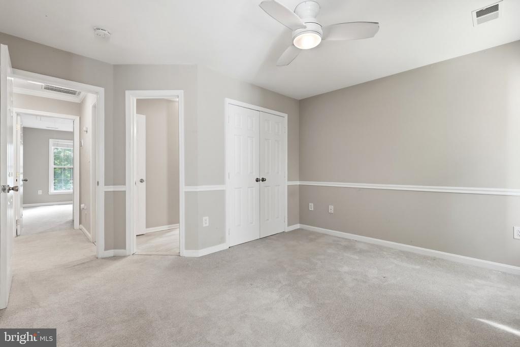 12106 QUICK FOX LANE