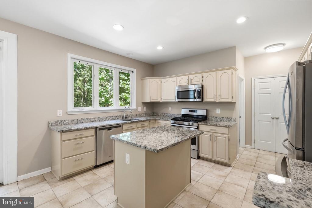 12106 QUICK FOX LANE