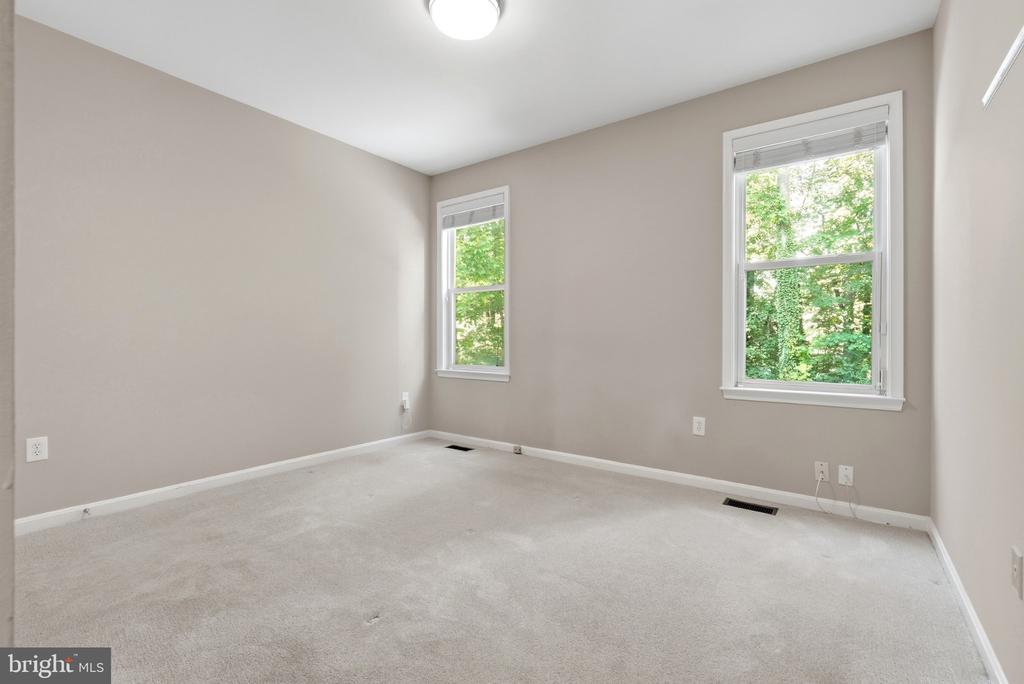 12106 QUICK FOX LANE
