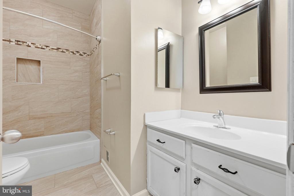 12106 QUICK FOX LANE