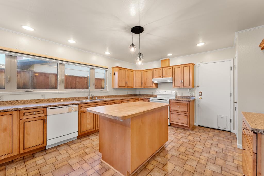 685 FARAONE Drive
