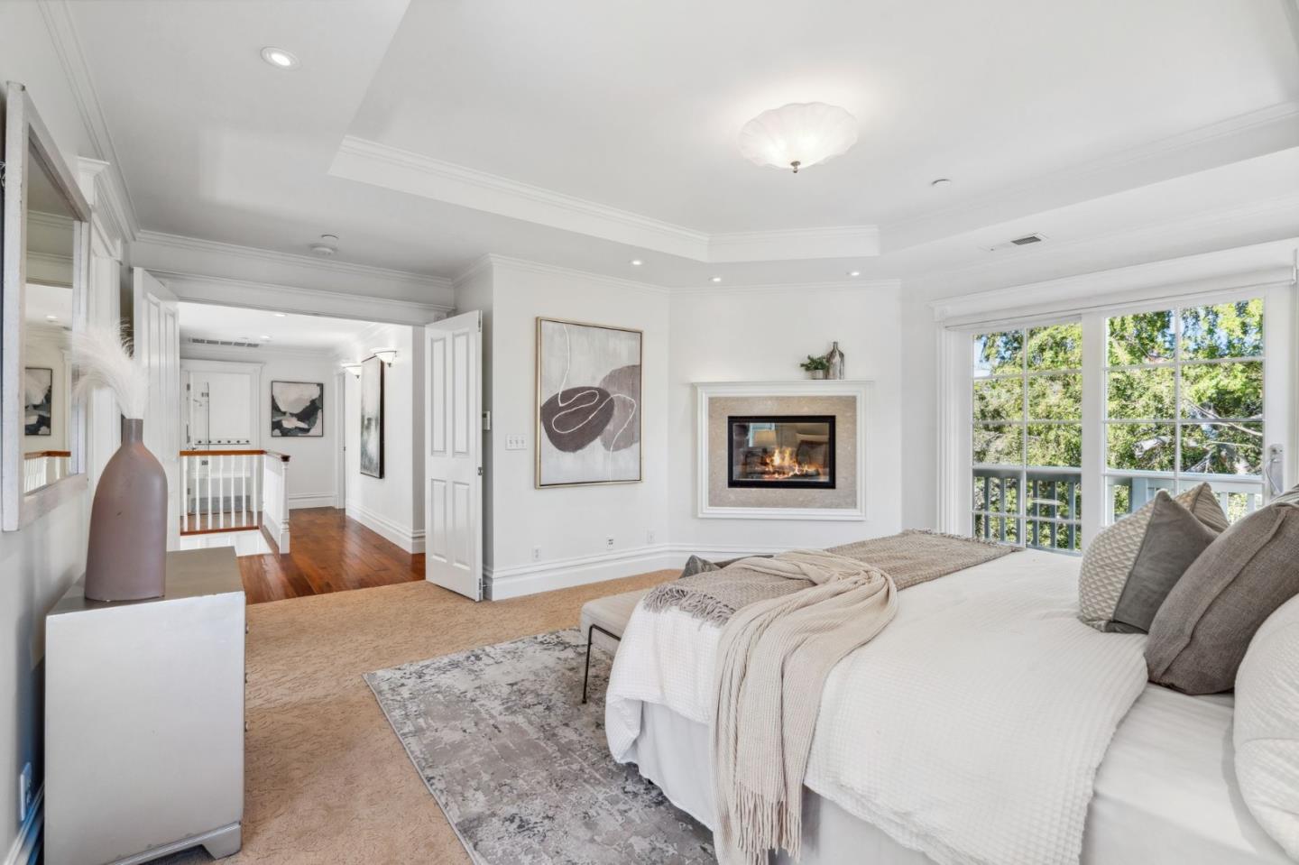2908 Eaton AVE