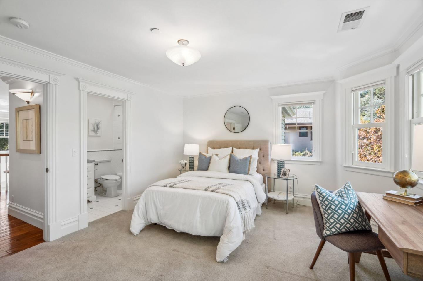 2908 Eaton AVE