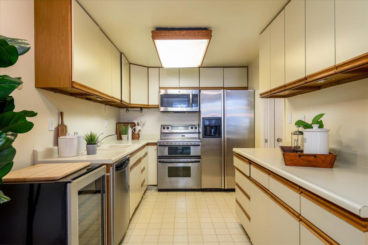 1100 Sharon Park DR 13
