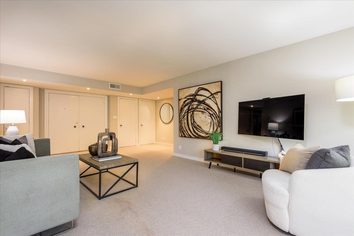 1100 Sharon Park DR 13