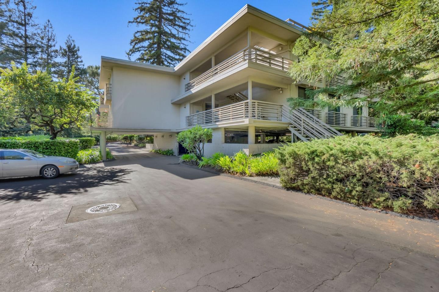 1100 Sharon Park DR 13