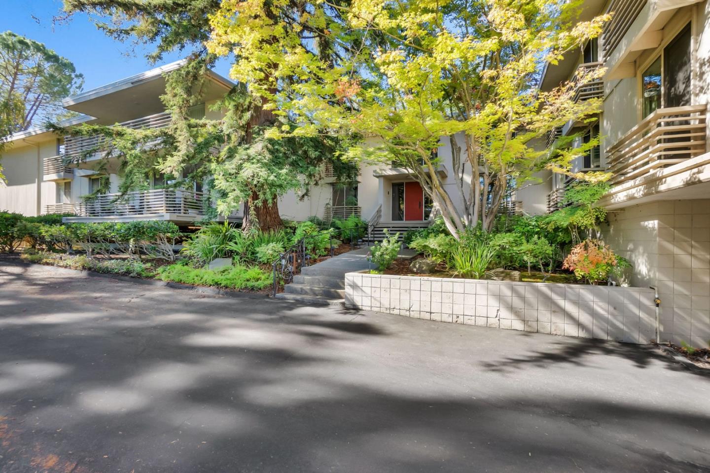 1100 Sharon Park DR 13