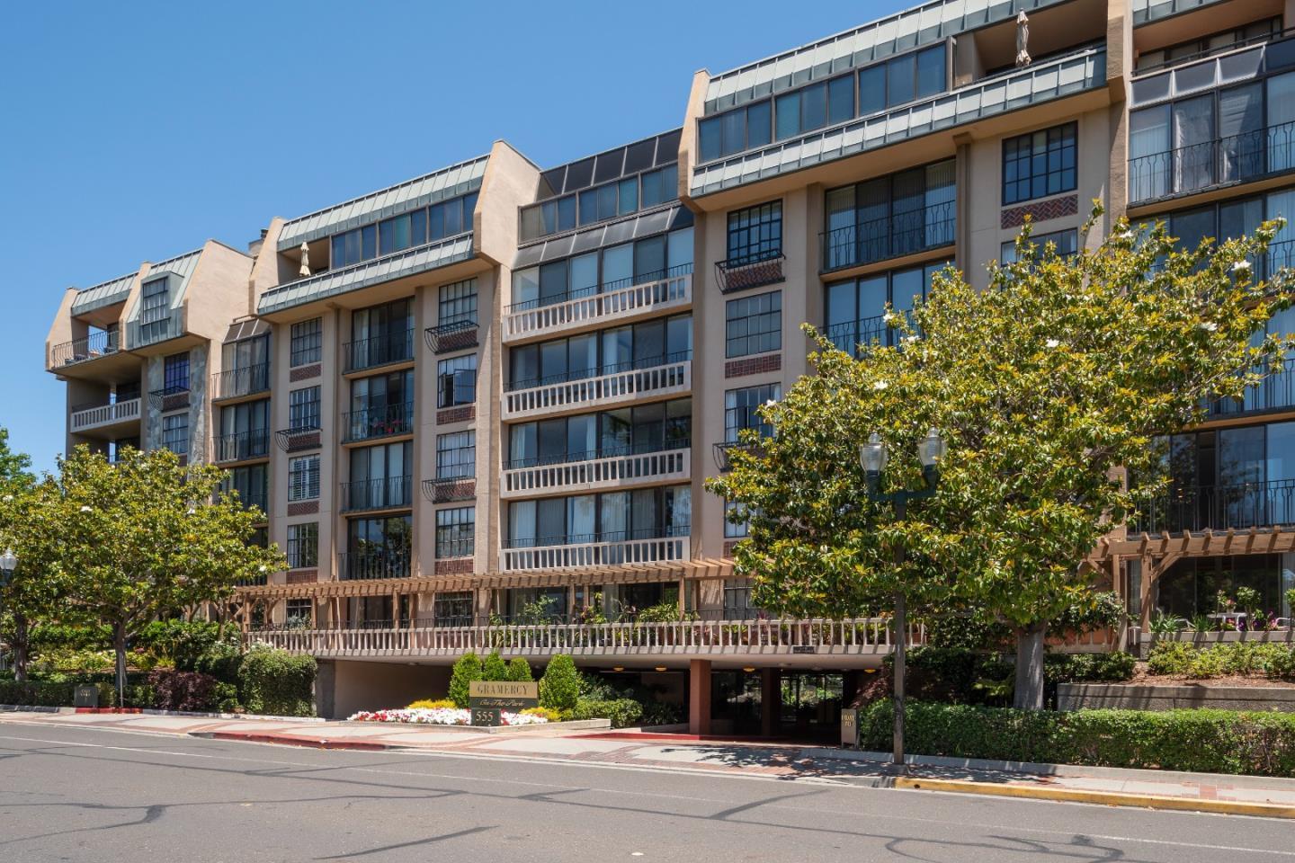555 Laurel AVE 527